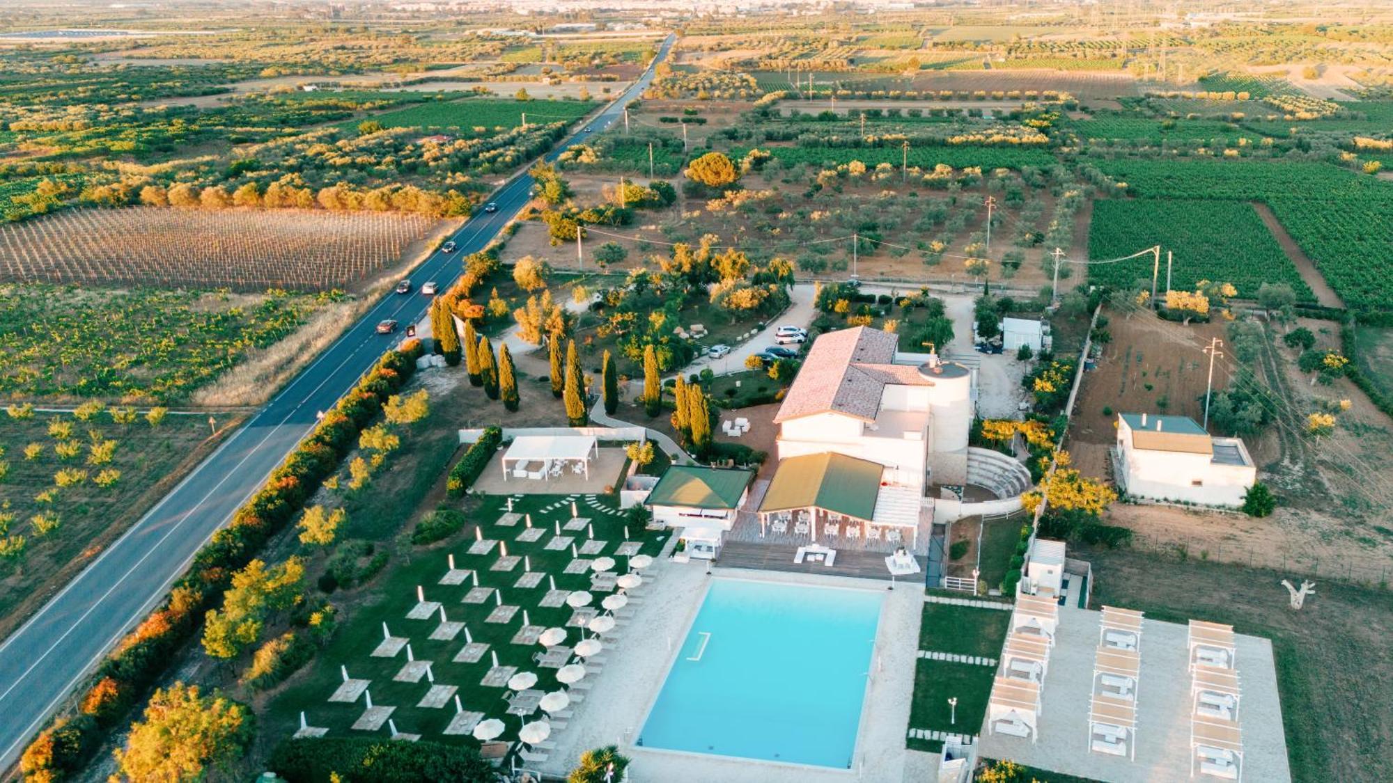 مبيت وإفطار أكوافيفا ديلي فونتي Zyra Garden Club المظهر الخارجي الصورة