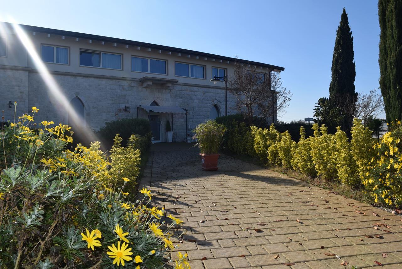 مبيت وإفطار أكوافيفا ديلي فونتي Zyra Garden Club المظهر الخارجي الصورة